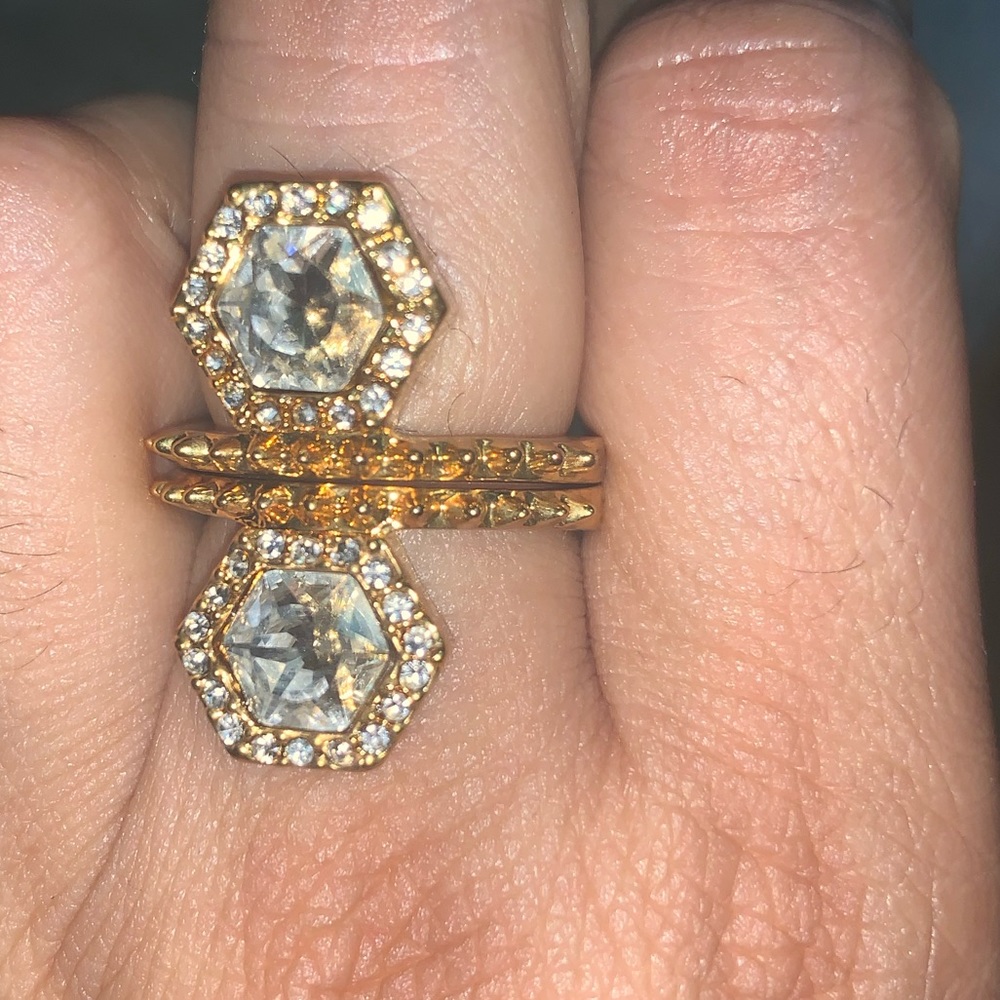 Beautiful statement ring! - Picture 2 of 3